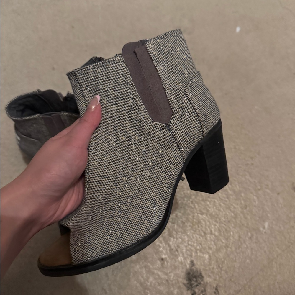 Toms Heels